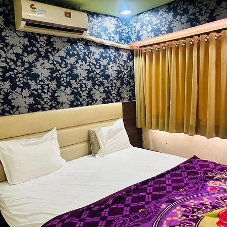Hotel Greenwood Ahmedabad Exterior foto