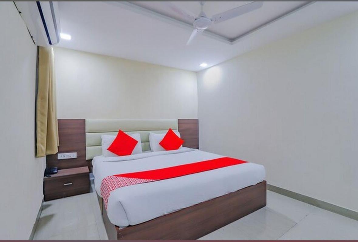 Hotel Greenwood Ahmedabad Exterior foto