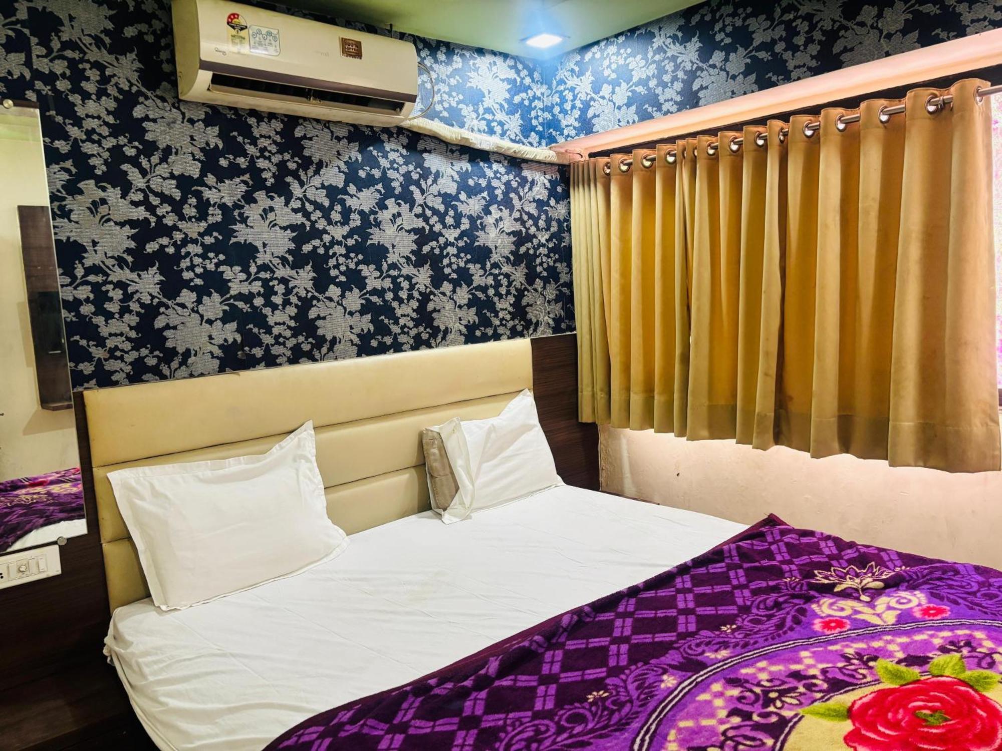 Hotel Greenwood Ahmedabad Exterior foto